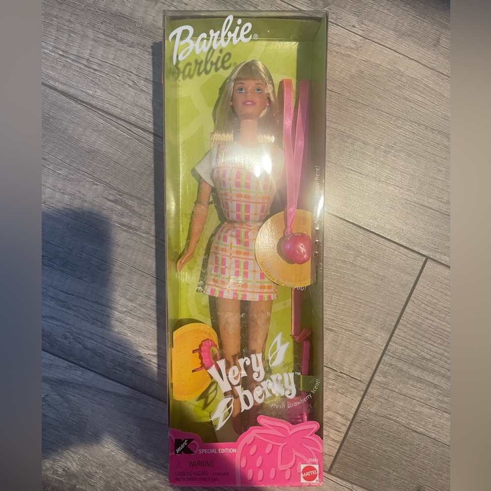 vintage 1999 very berry barbie